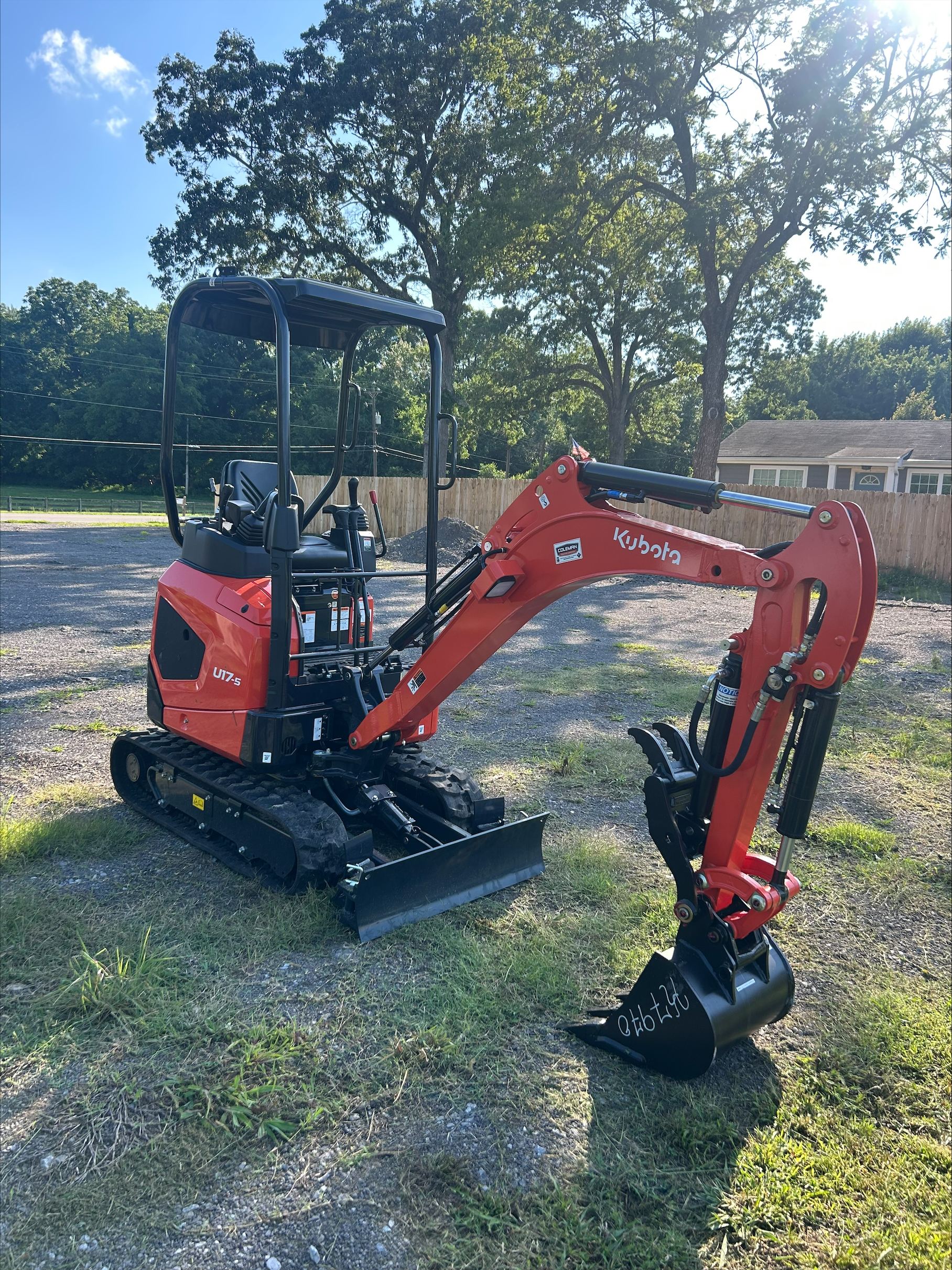 Kubota U17-5 mini excavator for rent near Nashville, TN – Mike's Equipment LLC