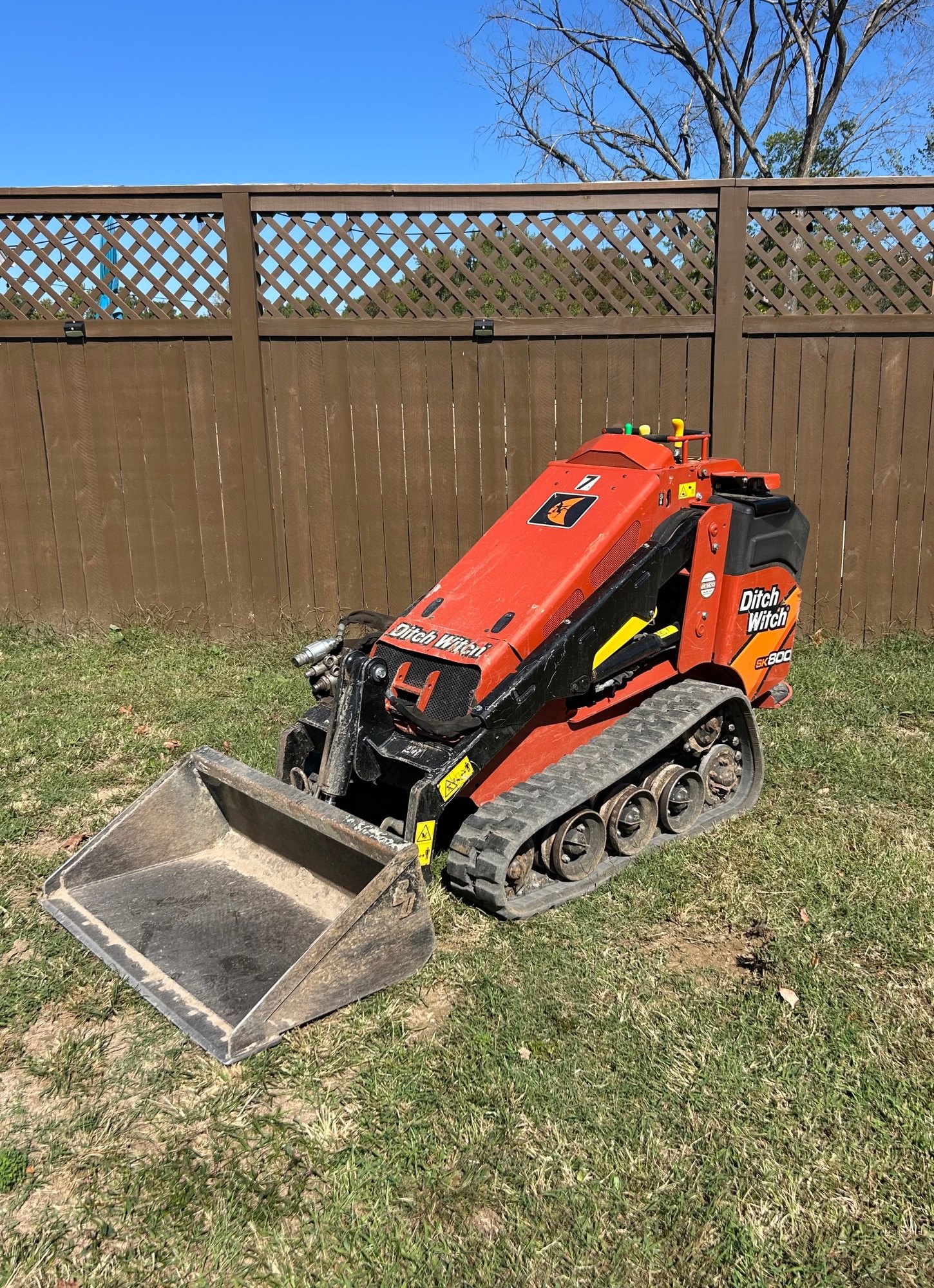 Ditch Witch Sk800 mini skid steer loader for rent near Nashville, TN – Mike's Equipment LLC